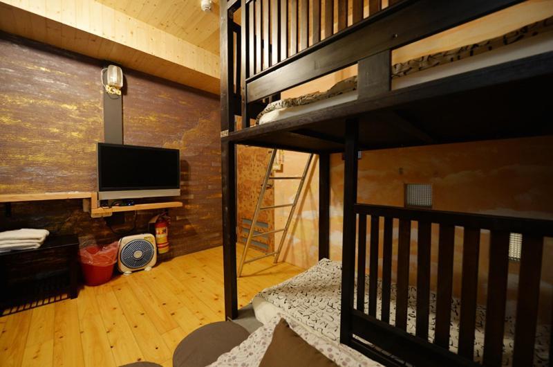 Sha Feng Lu Dian Bed & Breakfast Magong Exterior photo